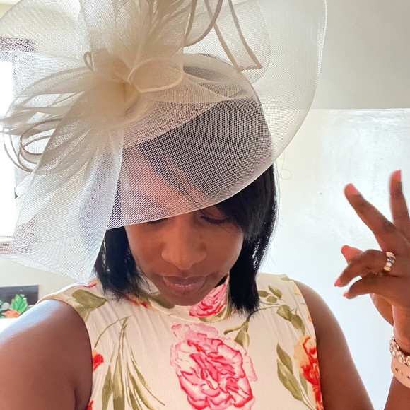 EASTER READY! Fascinator (cream) - Picture 3 of 4